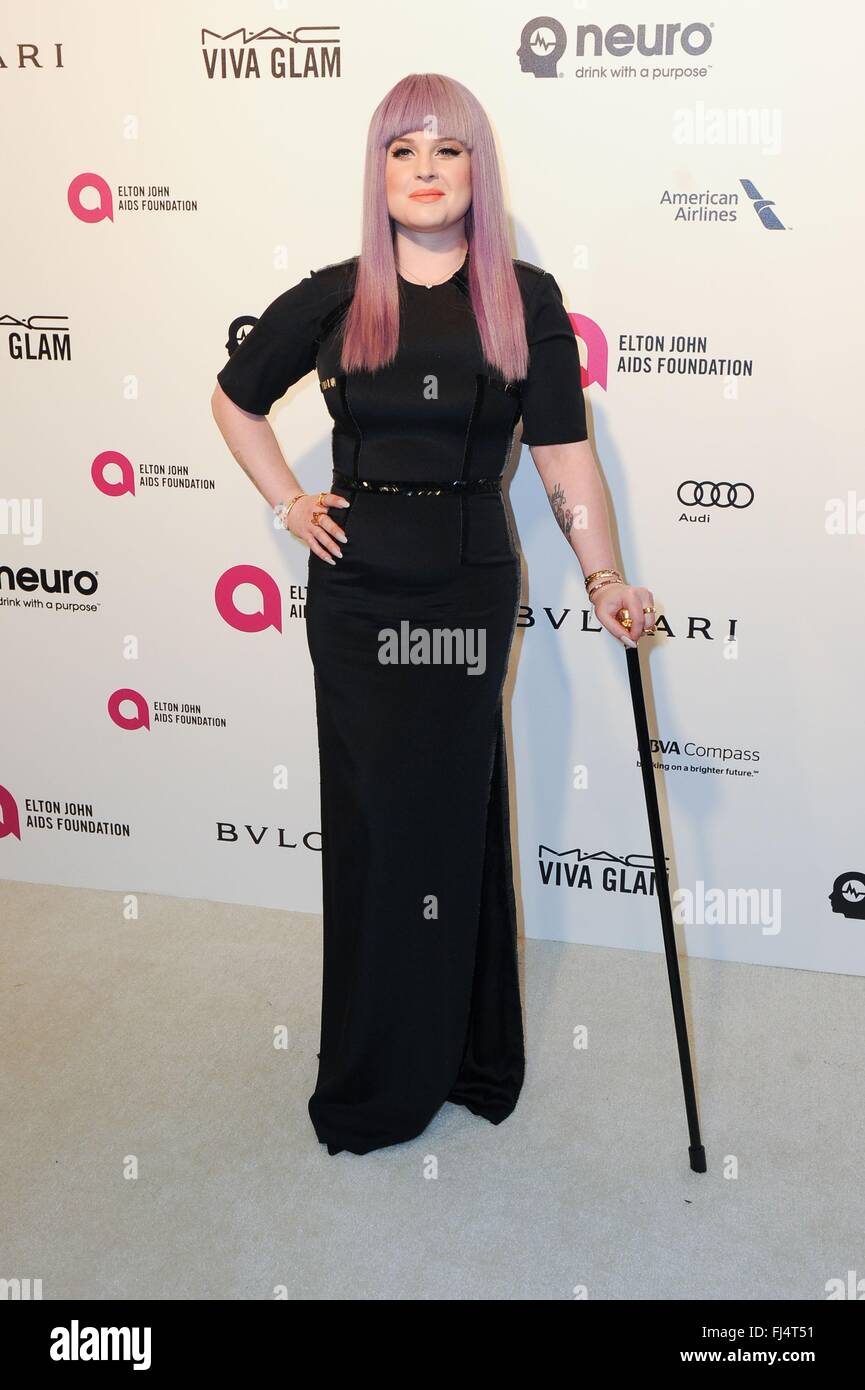 Los Angeles, CA, USA. 28 Février, 2016. Kelly Osbourne Au niveau des arrivées pour 2016 Elton John AIDS Foundation Academy Awards Viewing Party - Partie 2, West Hollywood Park, Los Angeles, CA, le 28 février 2016. Credit : Everett Collection Inc/Alamy Live News Banque D'Images