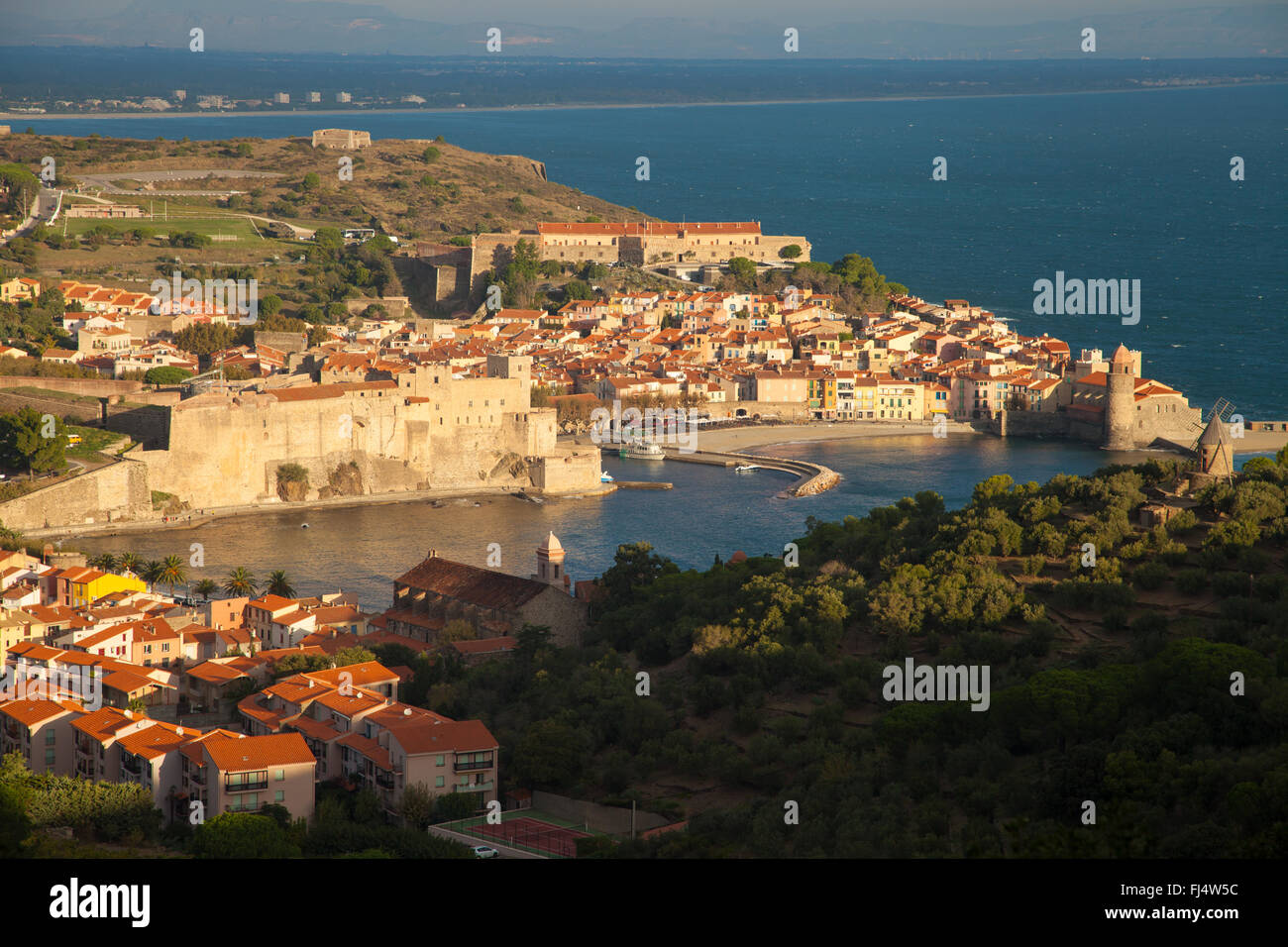 La ville méditerranéenne de Collioure, sud de la France. Banque D'Images