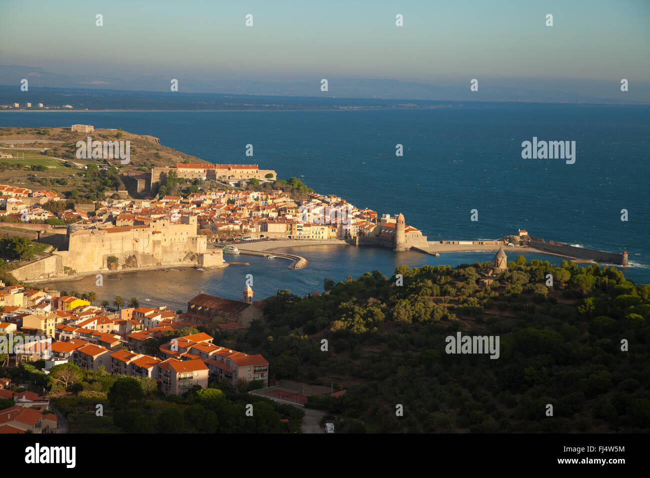 La ville méditerranéenne de Collioure, sud de la France. Banque D'Images