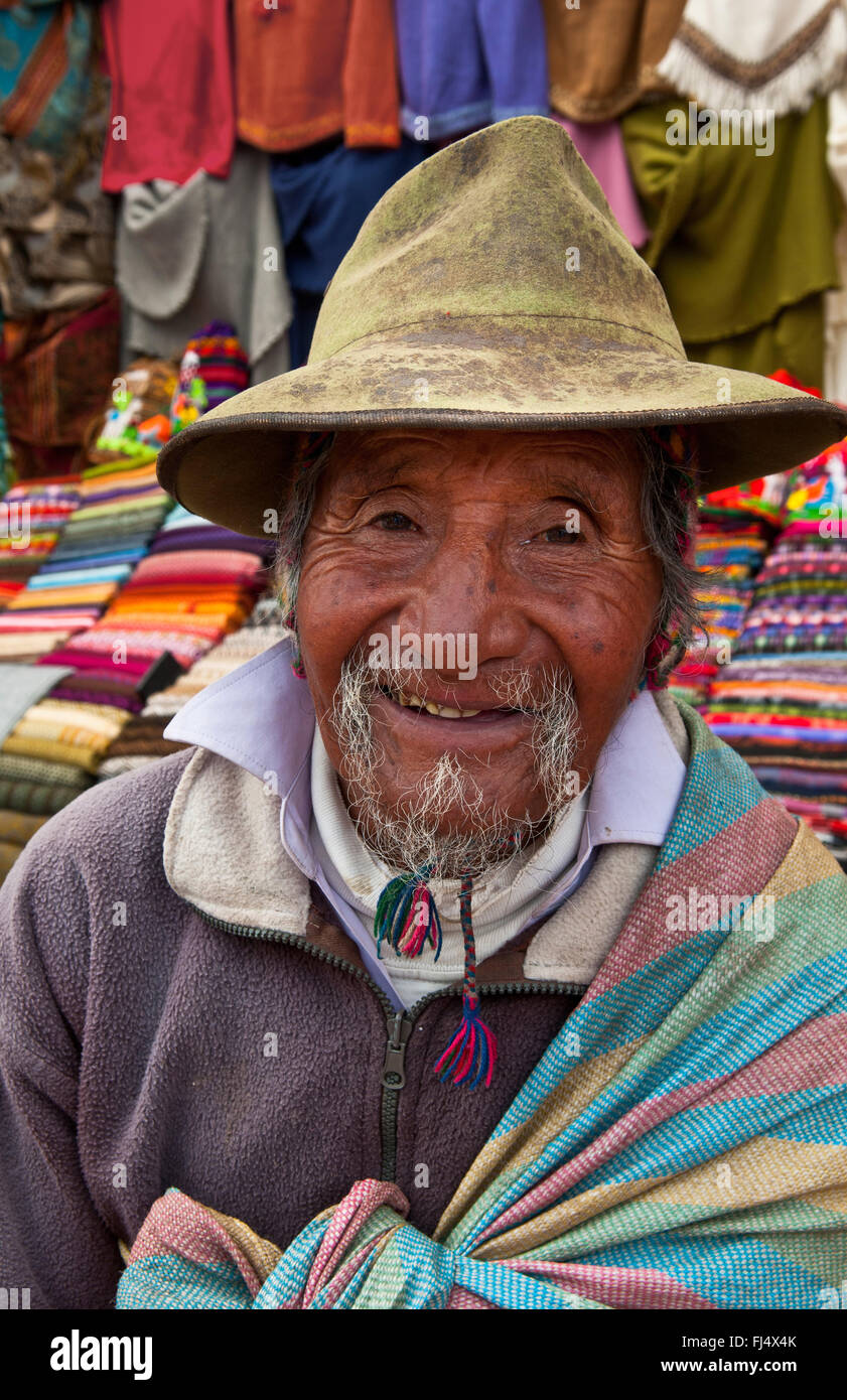 Sur un marché péruvien, portrait, Pérou, Pisaq Banque D'Images