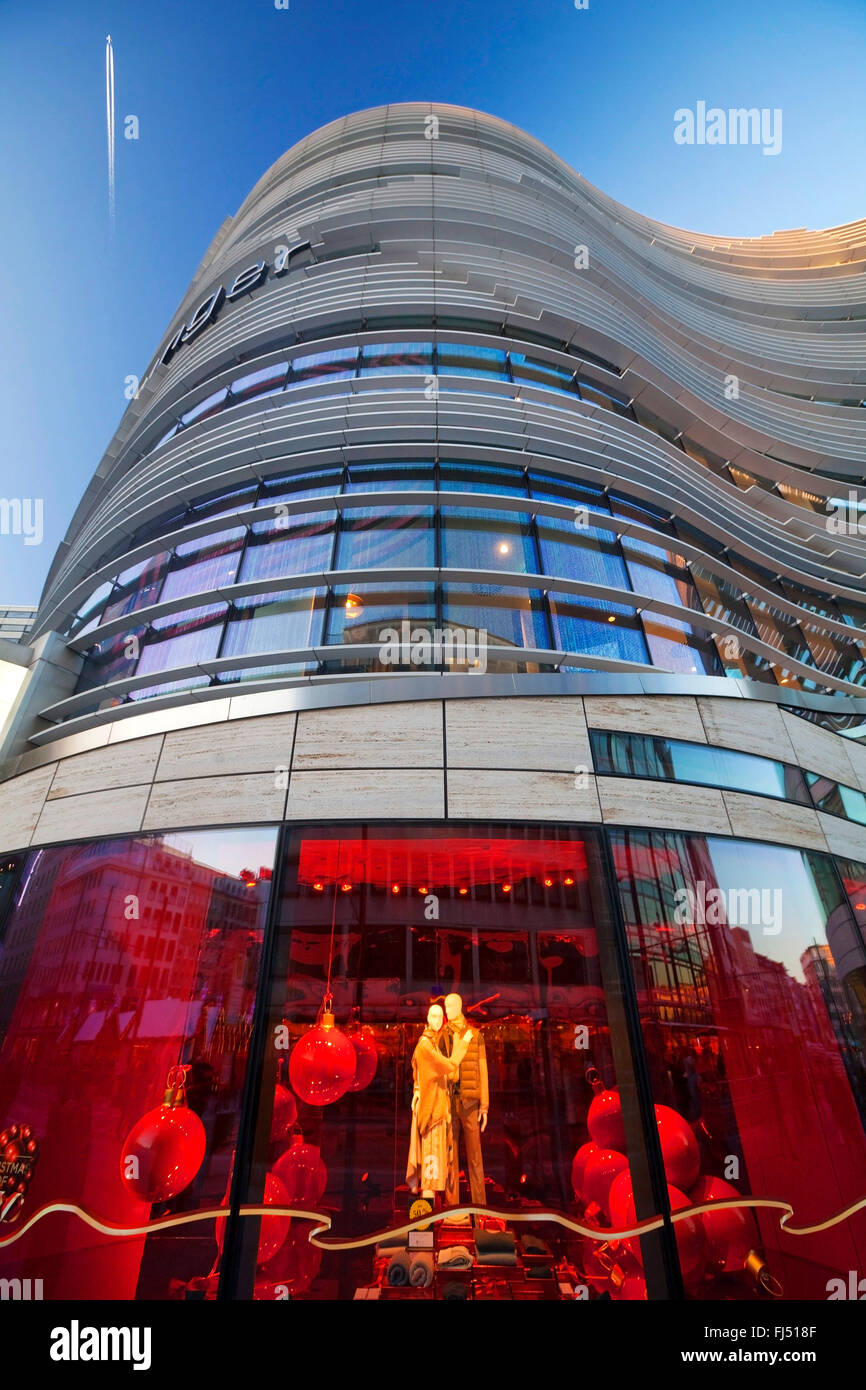 Fenêtre d'affichage avec décoration de Noël d'Koe-Bogen complexe du bâtiment, de l'Allemagne, en Rhénanie du Nord-Westphalie, Duesseldorf Banque D'Images
