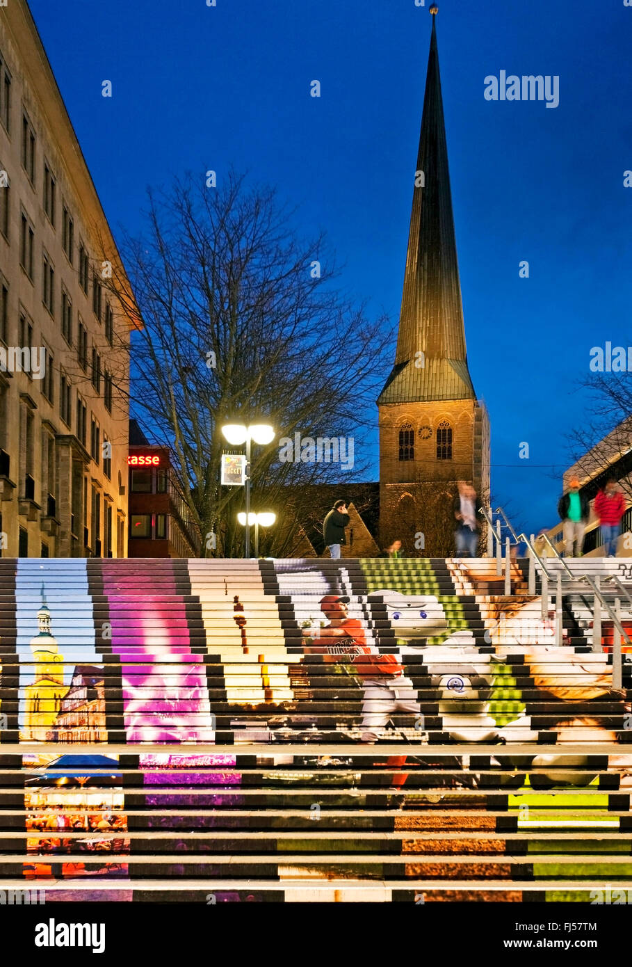 Escaliers, Katharinentreppe imprimé, St Petrikirche en arrière-plan, l'Allemagne, en Rhénanie du Nord-Westphalie, Ruhr, Dortmund Banque D'Images