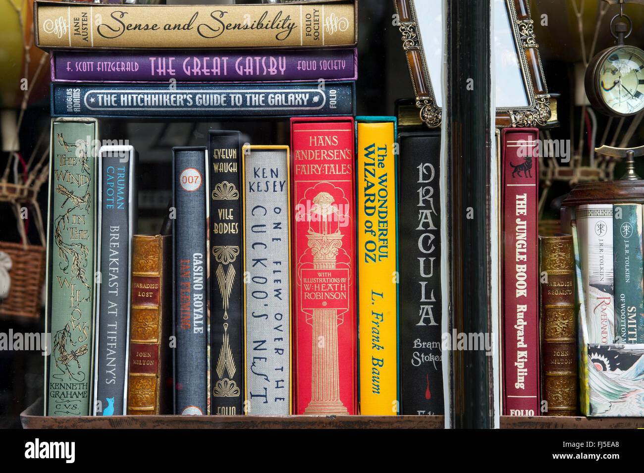 La littérature anglaise classique populaire de livres à Scriptum vitrine, Turl Street, Oxford, Angleterre Banque D'Images