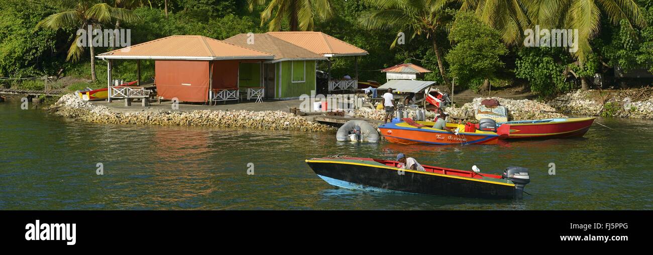 Les pêcheurs dans l'oponce bay, près de la ville de Saint Georges sur l'île de la Grenade, la Grenade, l'île de Sable, Saint Georges Banque D'Images