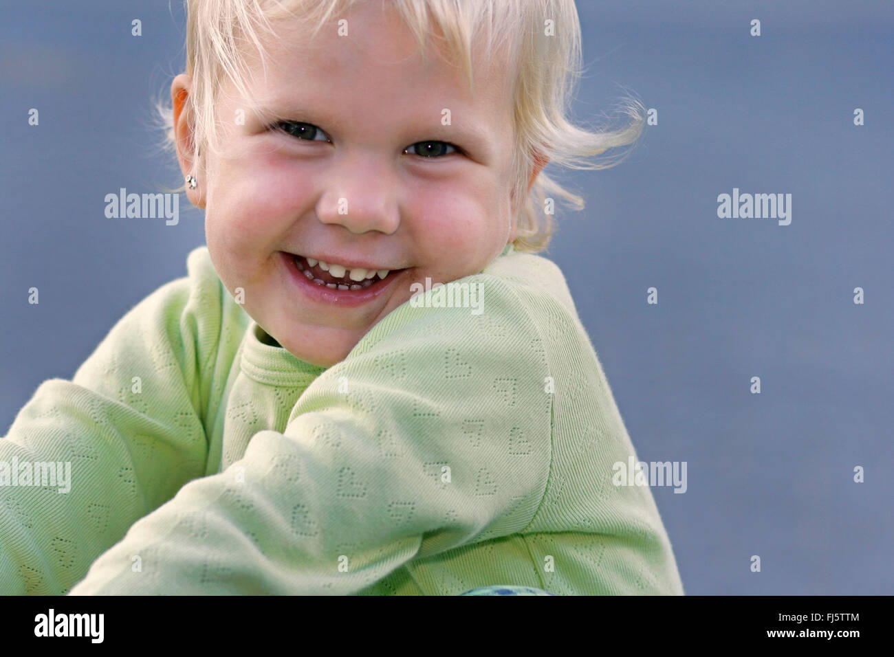 Petite fille blonde, portrait, Allemagne Banque D'Images