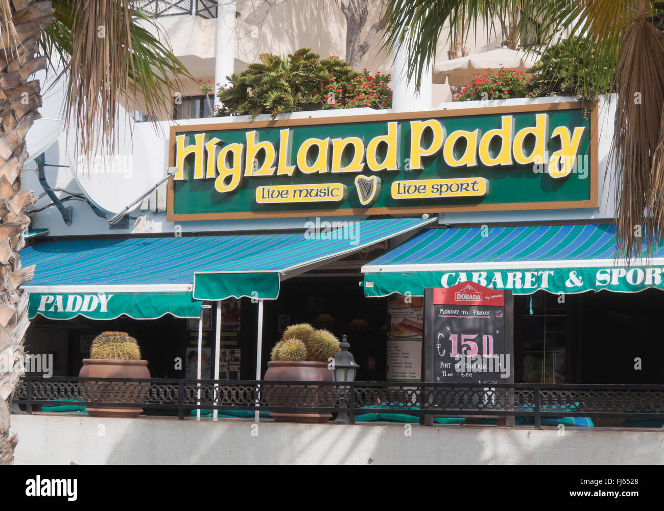 'Highland' Paddy Scottish Pub avec musique live et des sports à l'extérieur de la maison à Playa las Americas , Tenerife Îles Canaries Espagne Banque D'Images