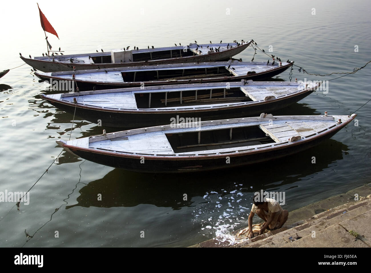 Bateaux dans le Gange, en Inde, le Gange, Varanasi Banque D'Images