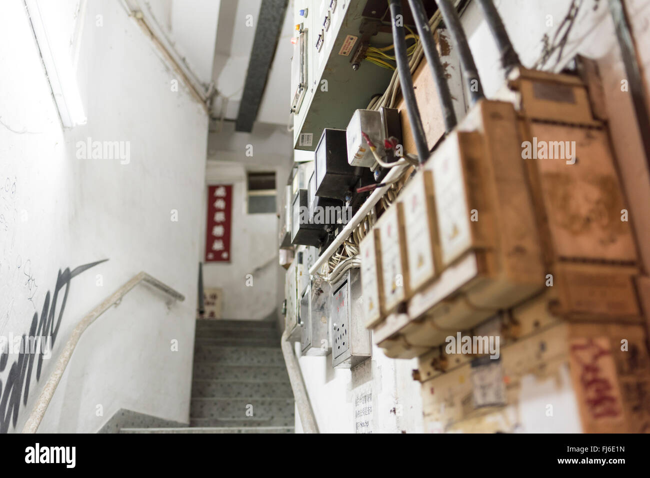 HONG KONG, CHINE - 24 févr. 2016 : escalier de Tong Lau, bâtiments construits à la fin du 19e siècle aux années 1960 à Hong Kong. Banque D'Images