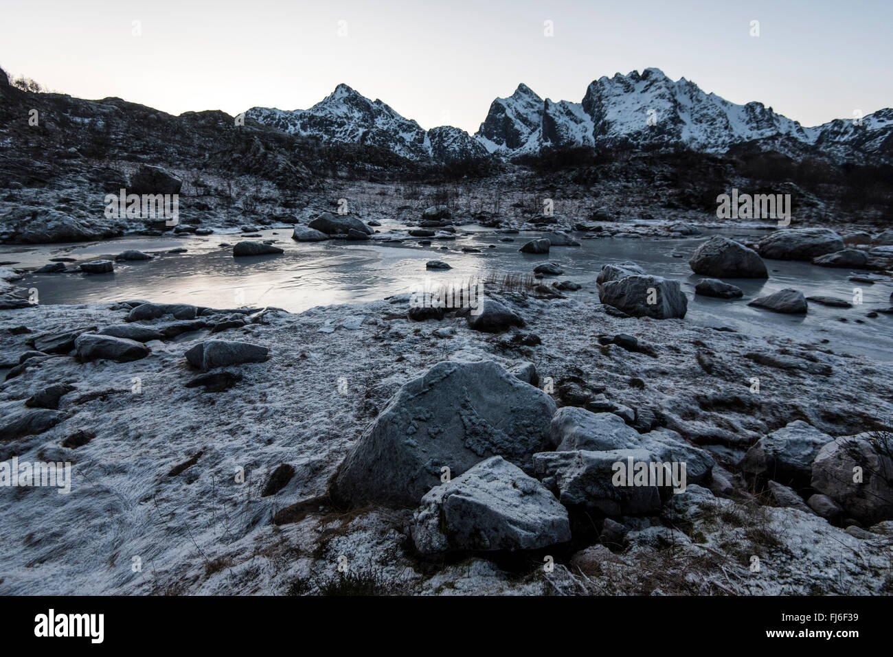 Lac gelé Vesteralen, Norway, Scandinavia, Europe Banque D'Images