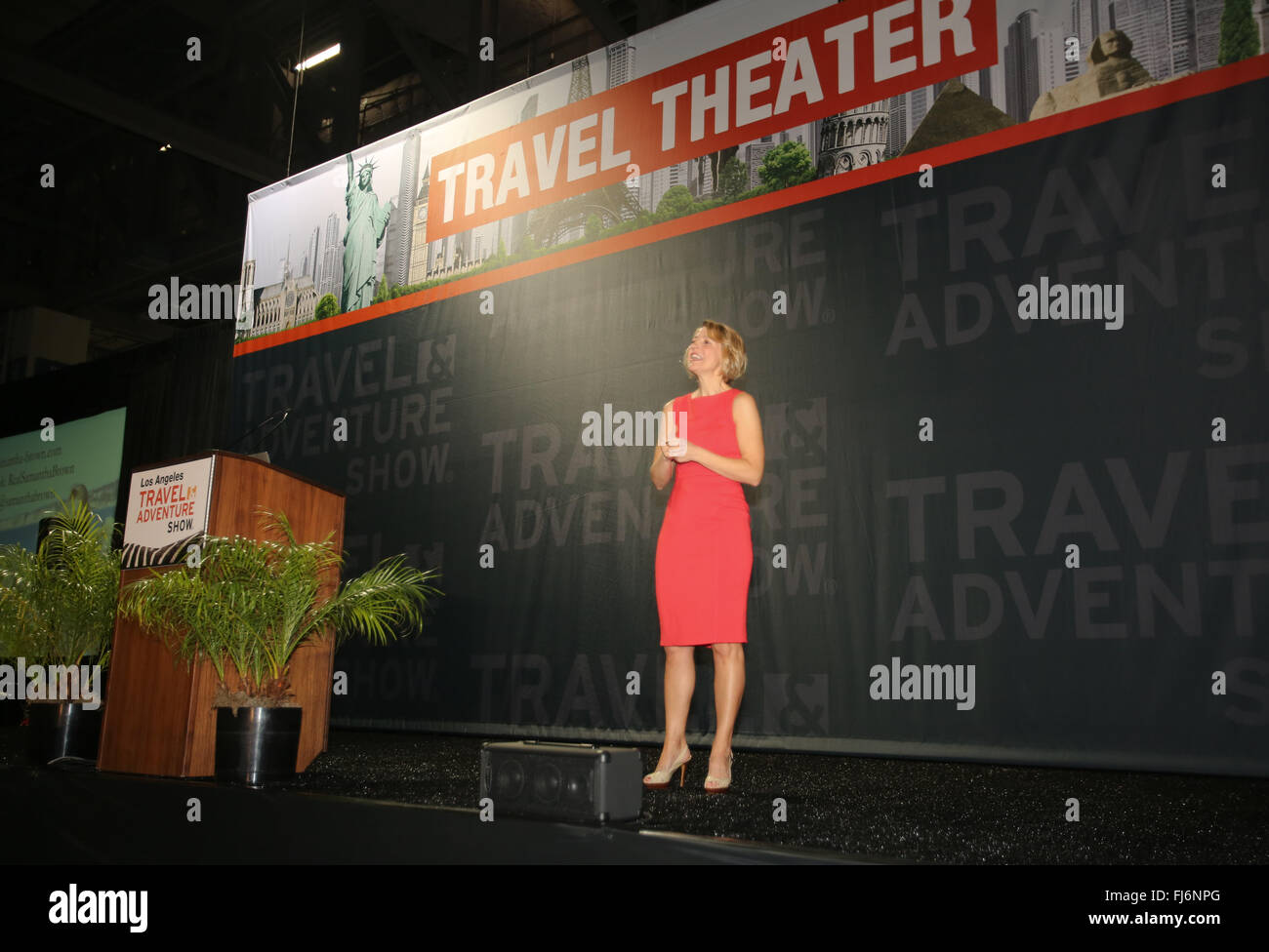 Long Beacgh, Californie, USA. Feb 27, 2016. Le Los Angeles Travel & Adventure Show est venu à la Long Beach Convention Centre du 27 et 28 février 2016 apporter avec elle des centaines des meilleurs fournisseurs de services de voyage et de destination qui partagent les experts conseils de voyage et des secrets d'initié, de permettre aux voyageurs de planifier et personnaliser leur prochaine aventure, et proposons des offres de voyage. Tous les visiteurs ont droit à un marché culturel hautement interactif de cuisine internationale, de la musique, de la danse, celebrity enceintes de voyage, les derniers gadgets de voyage et d'autres activités amusantes. (Crédit Image : © Craig D Banque D'Images