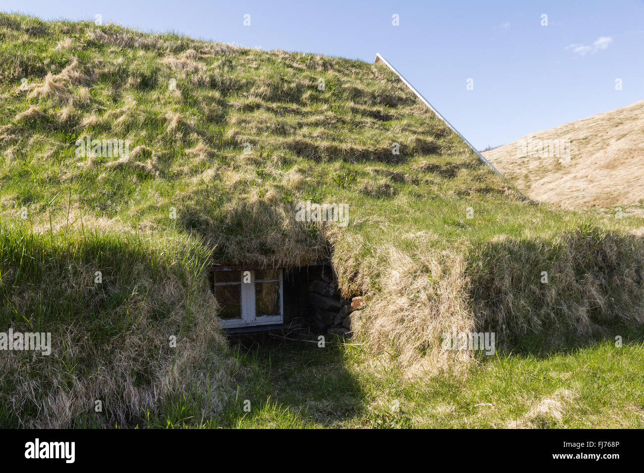 Maisons traditionnels islandais détail fenêtre latérale au sol Banque D'Images