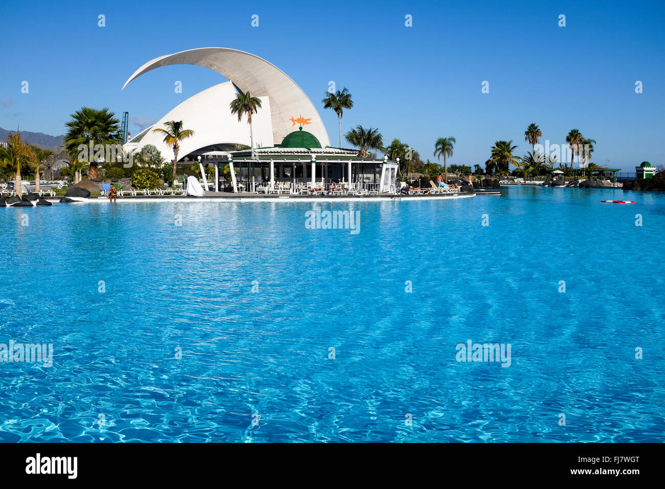 Le Parque Marítimo César Manrique et l'Auditorio de Tenerife Adán Martín, Santa Cruz de Tenerife, Espagne Banque D'Images