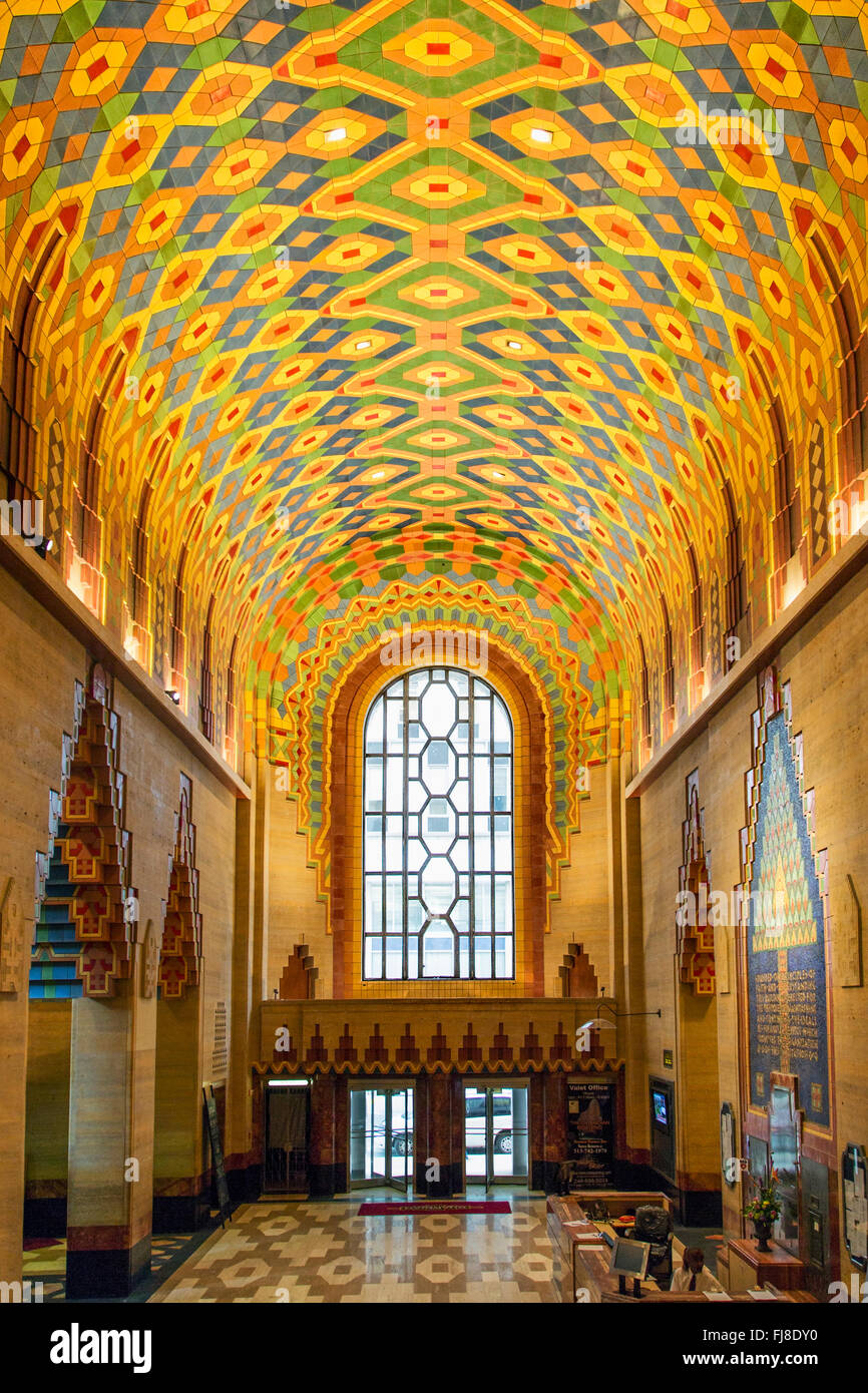 Vue de l'intérieur d'arcs à l'intérieur de l'Édifice Guardian à Detroit Michigan, Banque D'Images