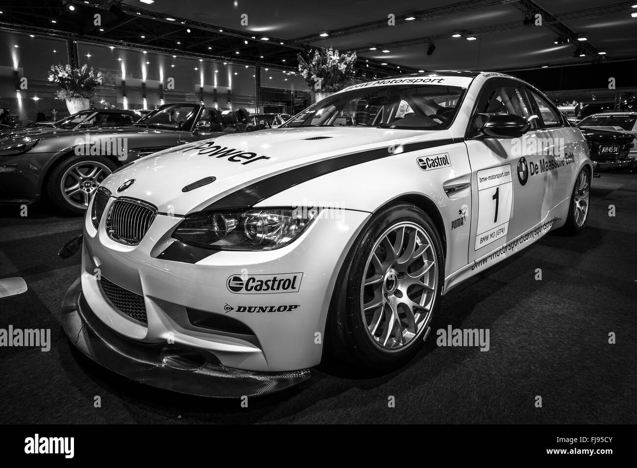 Voiture de sport BMW M3 GT4, 2009. Noir et blanc. Banque D'Images