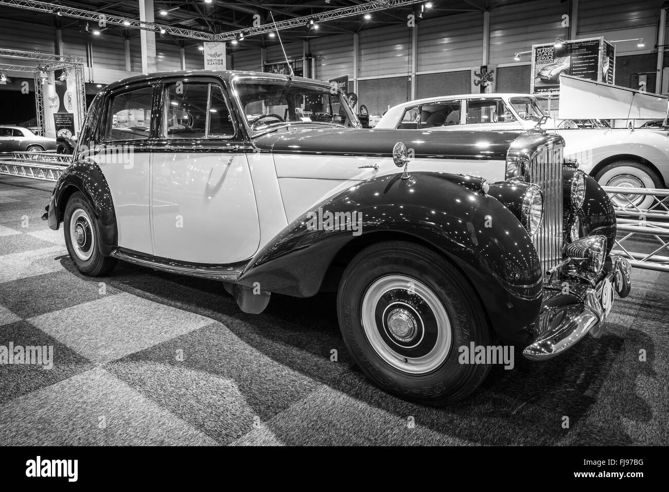 Voiture de luxe pleine grandeur Bentley Mark VI, 1950. Noir et blanc. Banque D'Images