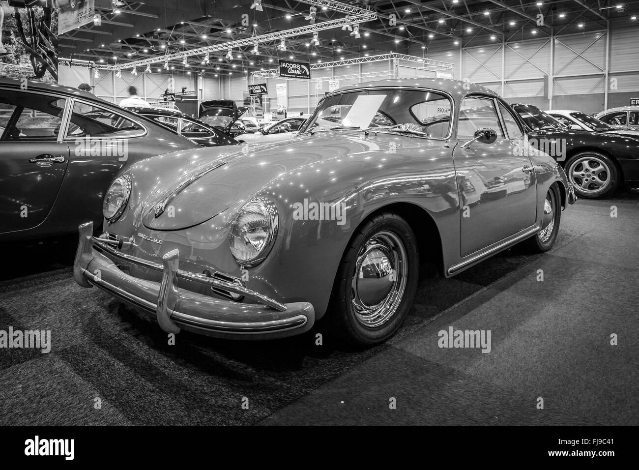 Voiture de sport de luxe Porsche 356A, 1957. Noir et blanc. Banque D'Images