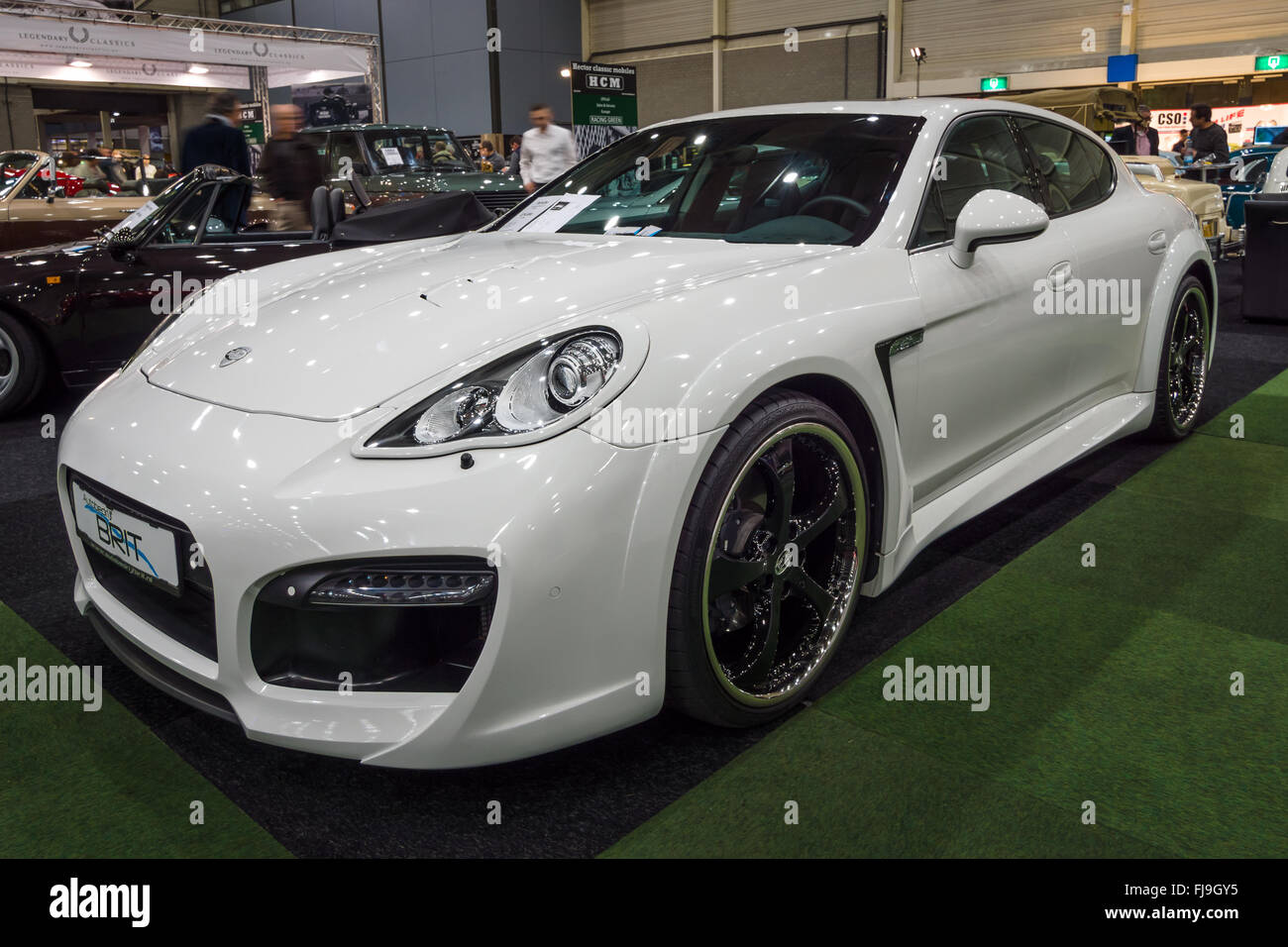 Voiture de luxe pleine grandeur Porsche Panamera Grand GT, 2012. Banque D'Images