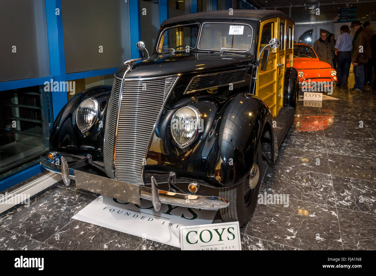 Vintage Car Ford Modèle 78 Woody Station Wagon, 1937. Banque D'Images