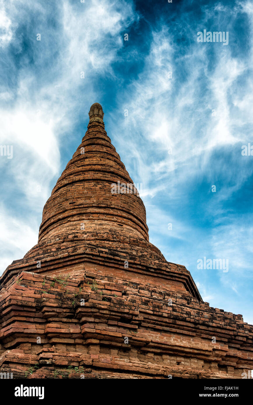 BAGAN, MYANMAR, situé juste au sud de Myinkaba Village dans la Zone archéologique de Bagan, Temple Apeyadana est nommé d'après Apeyadana, un 11e siècle reine consort du Roi Kyansittha de la dynastie païenne de la Birmanie (Myanmar) et grand-mère maternelle du roi païen de Sithu JE. Comme avec la plupart des noms birmans, il est transcrit en anglais dans diverses manières. D'autres variantes : Ape-ya-da-na, Ape-Yadana-Phaya et Abeyadana. Banque D'Images