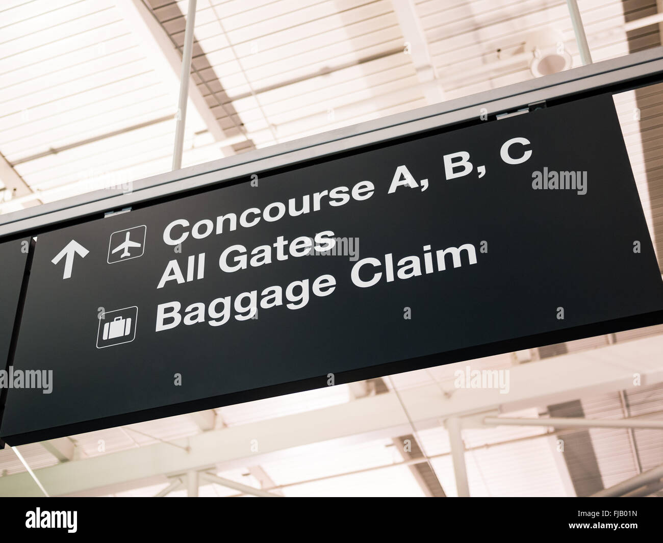 Airport Sign Gates Arrow Banque De Photographies Et D images Haute airport-sign-gates-arrow-banque-de-photographies-et-d-images-haute