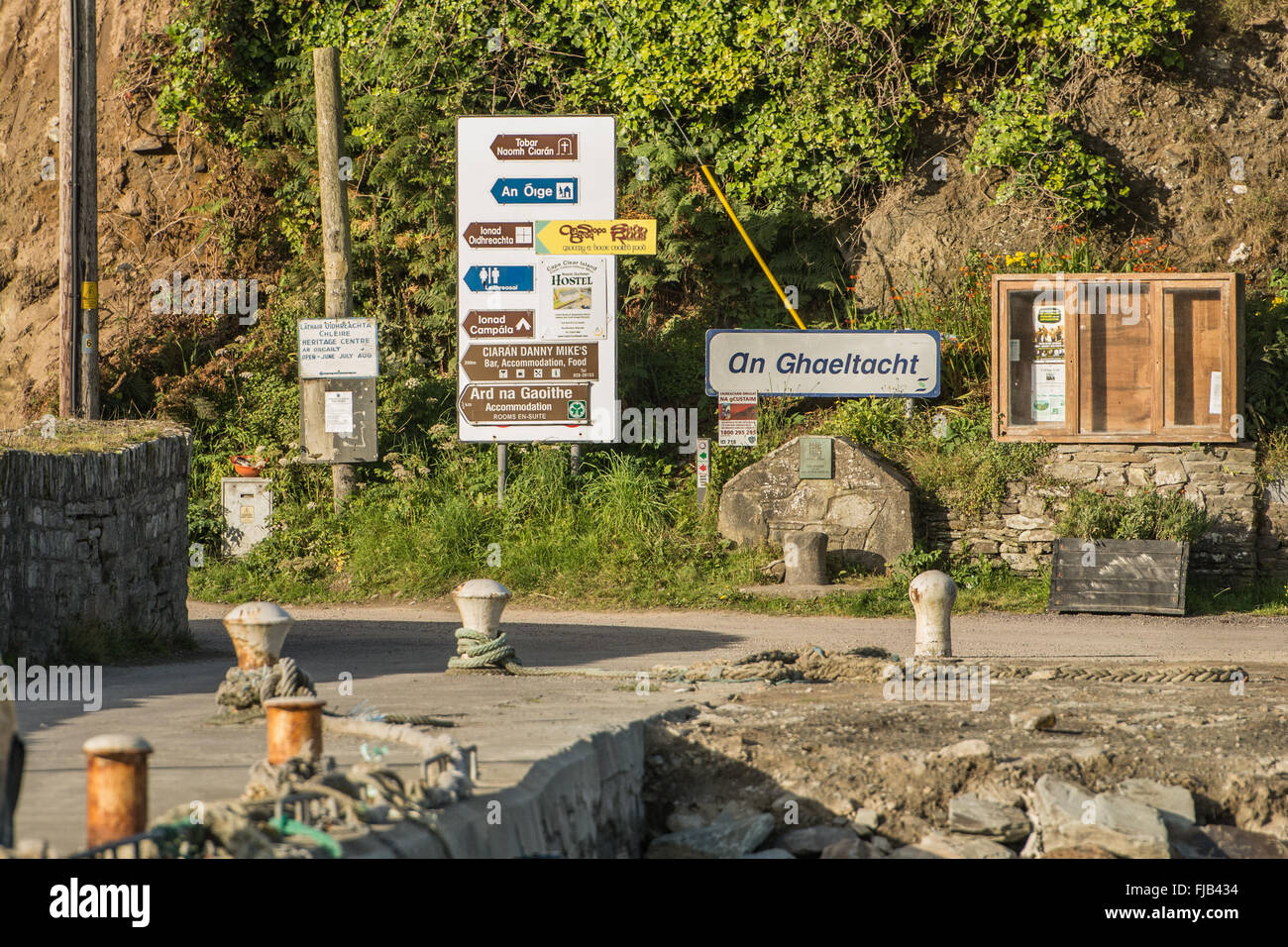 Des signes dans l'irlandais dans le Galetacht (Irlandais) francophones de l'île de Cape Clear off au sud-ouest de l'Irlande Banque D'Images