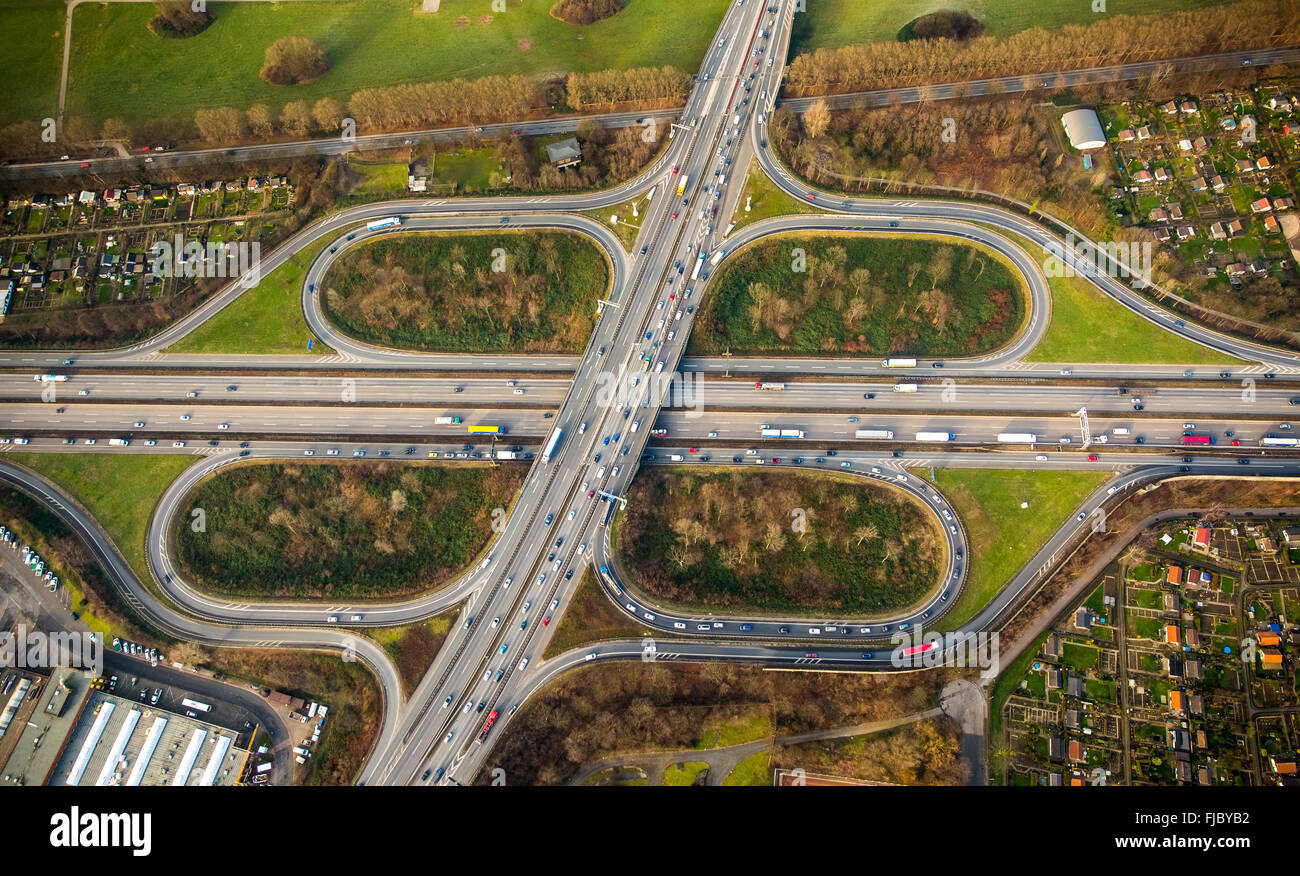 De l'autoroute A40 et A59, l'autoroute, avec des arbres, de trèfle, de la Ruhr, Duisburg Nordrhein-westfalen Banque D'Images