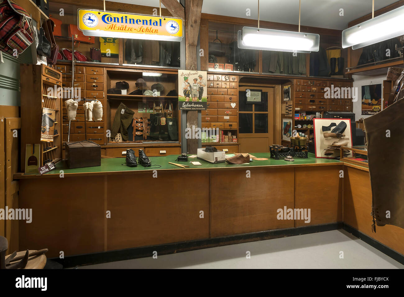 Shop pour la maroquinerie à partir de 1957, Hirtenmuseum, Nürnberg, Middle Franconia, Bavaria, Germany Banque D'Images