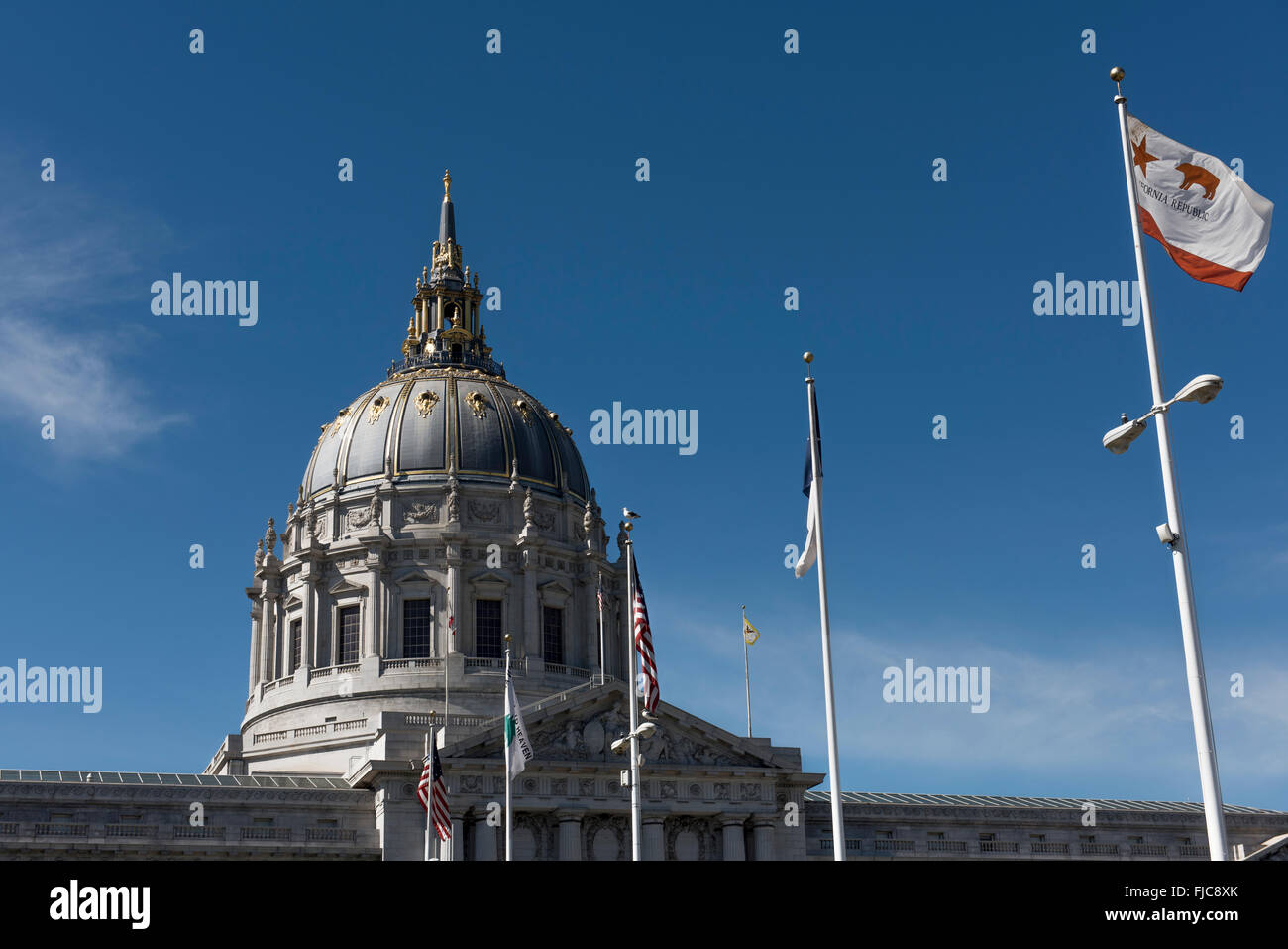 La coupole centrale de la ville et du Comté de San Francisco, l'Hôtel de Ville au Civic Center, San Francisco, California, USA Banque D'Images