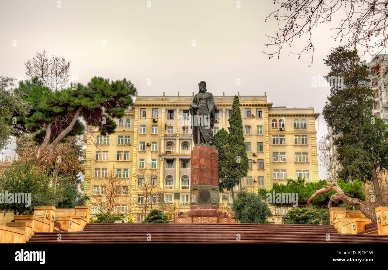 Statue de Nizami Ganjavi à Bakou Banque D'Images