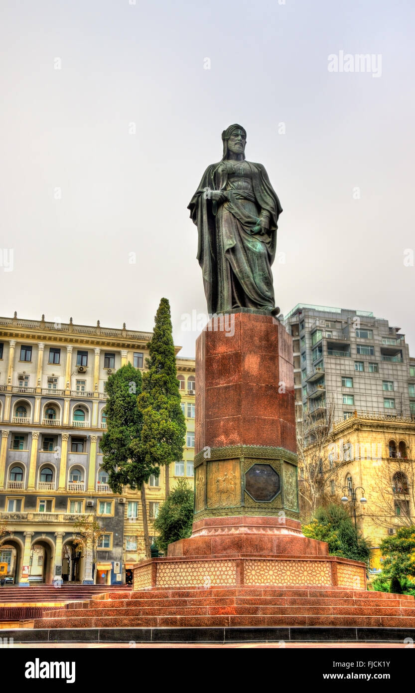 Statue de Nizami Ganjavi à Bakou Banque D'Images