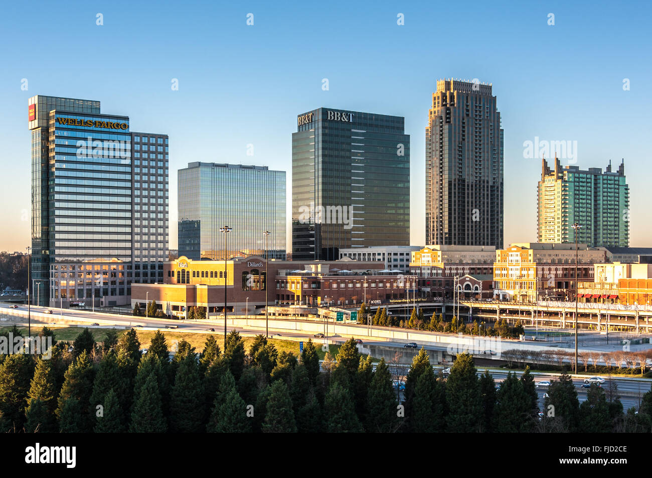 Skyline de Sunrise Atlantic Station dans Midtown Atlanta, Georgia, USA. Banque D'Images
