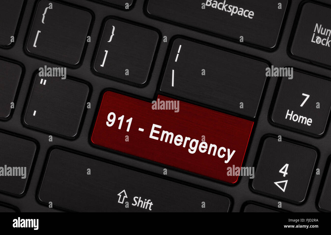 Fermer en rouge bouton d'entrée d'urgence écrites Banque D'Images