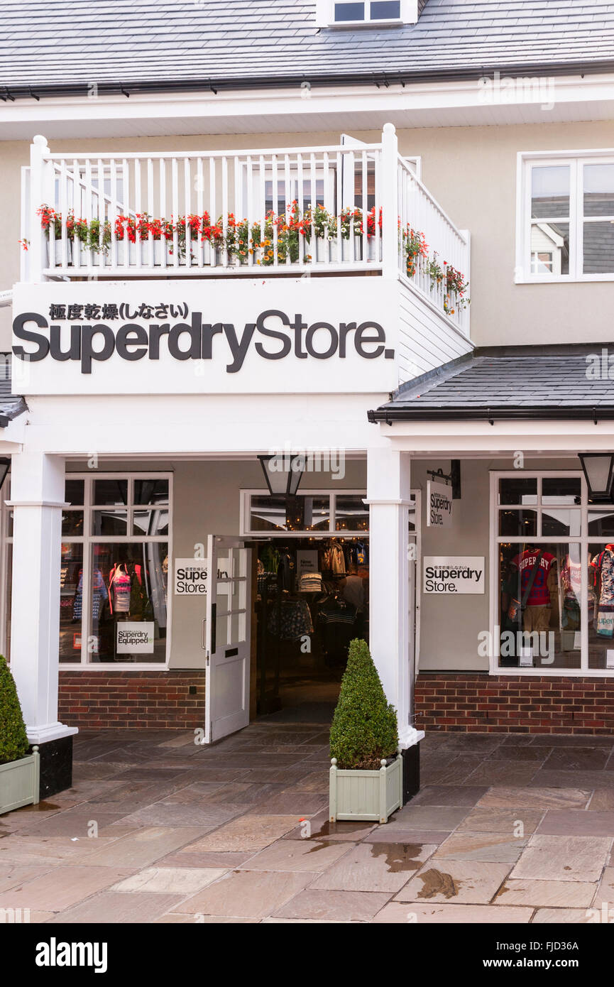 La boutique Superdry store à Bicester Village de Bicester Oxfordshire , ,  Angleterre , Angleterre , Royaume-Uni Photo Stock - Alamy