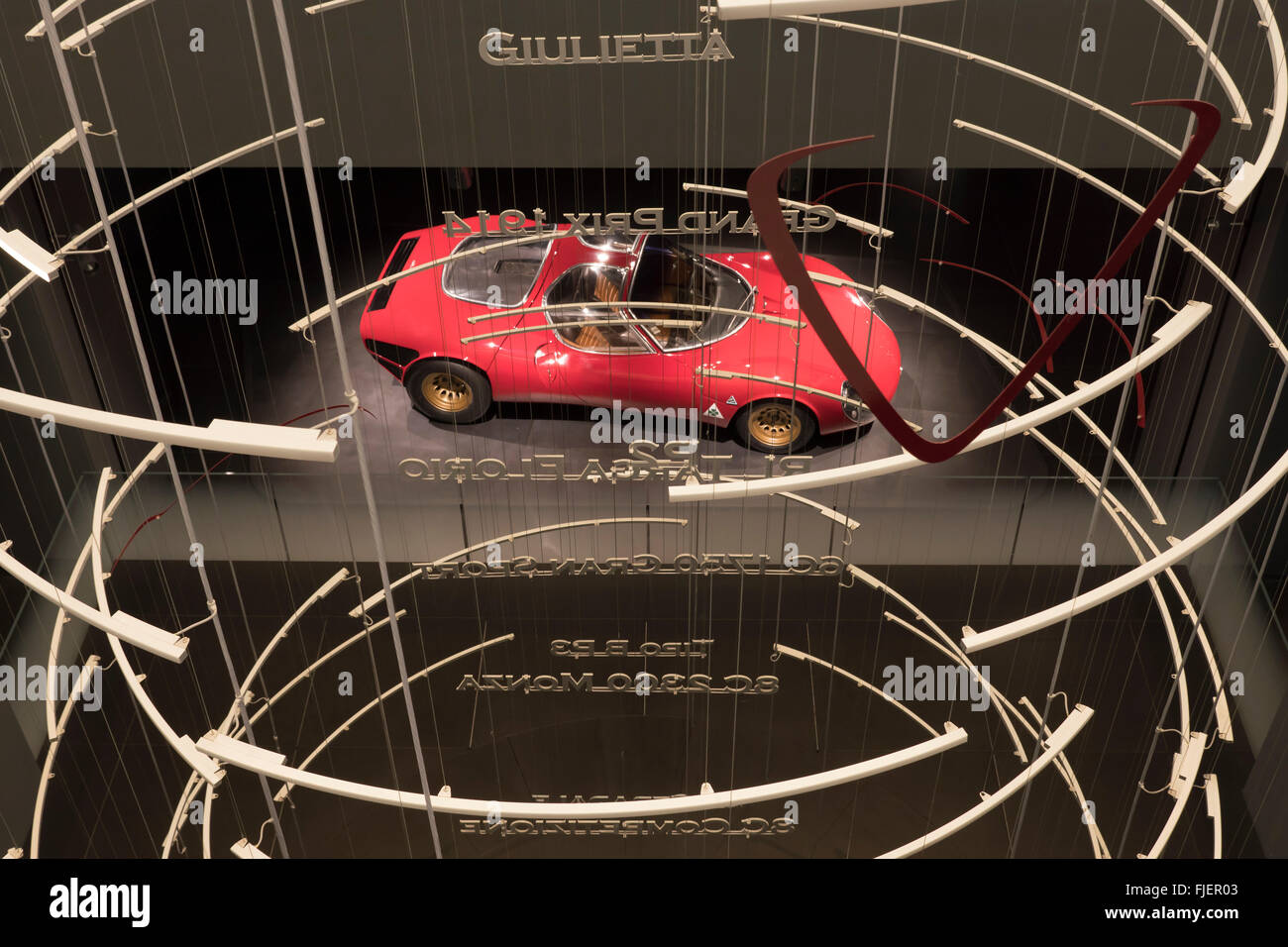 Alfa Romeo 33 La concurrence sur dis jouer au Musée Alfa Romeo Arese Italie Banque D'Images