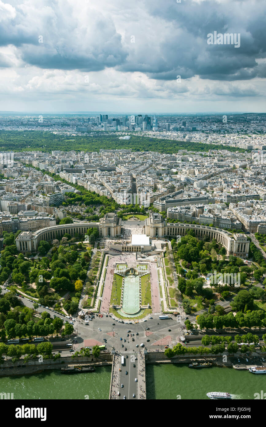 Cityscape, vue de la Tour Eiffel sur la Seine et le jardin du Trocadéro, Place du Trocadéro et du 11 Novembre Banque D'Images