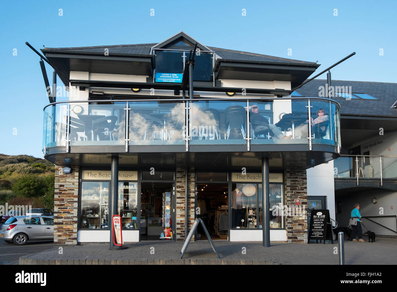 No.1 Road Rock Bar and Grill, le Rock Inn et le Beach House at Rock, Cornwall, UK. Banque D'Images