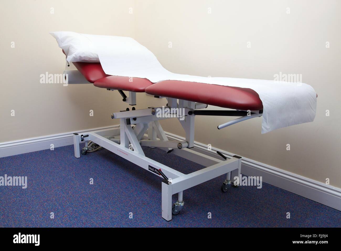 La table d'examen médical Banque D'Images