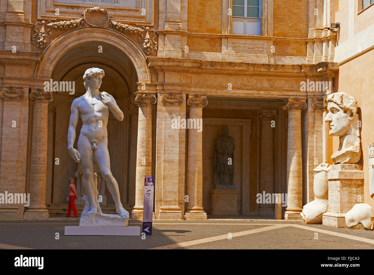 Palazzo dei Conservatori, Cour , Statue de David de Michel-Ange, les musées du Capitole. Rome. Lazio, Italie. Banque D'Images