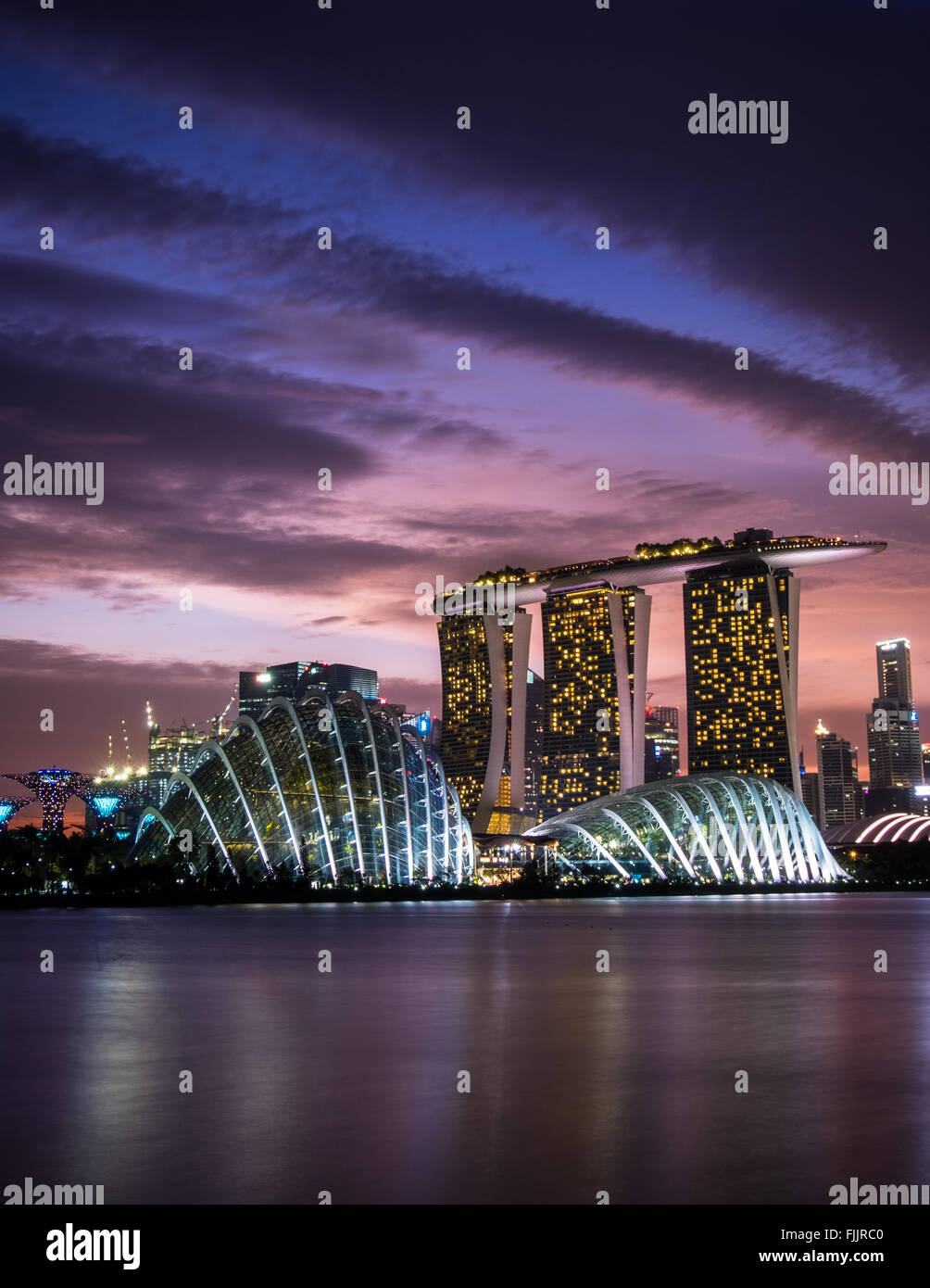 Coucher de soleil sur l'horizon à Singapour Banque D'Images