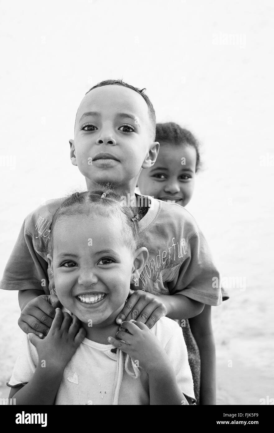 Happy smiling kids africains éthiopiens à Harar en Éthiopie, près de la frontière de la somalie Banque D'Images