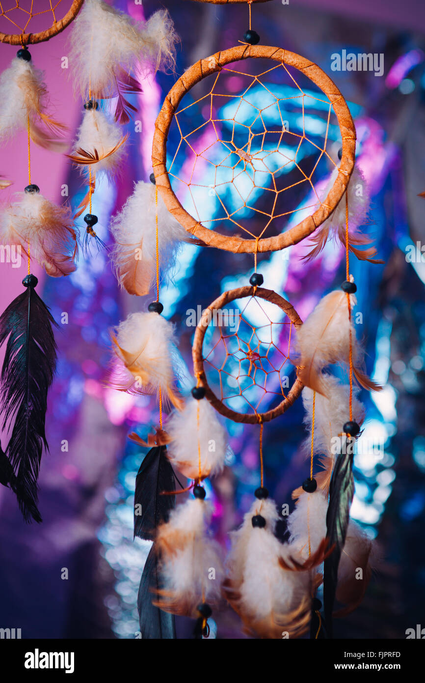 Dream Catcher sur le fond multicolore lumineux Banque D'Images