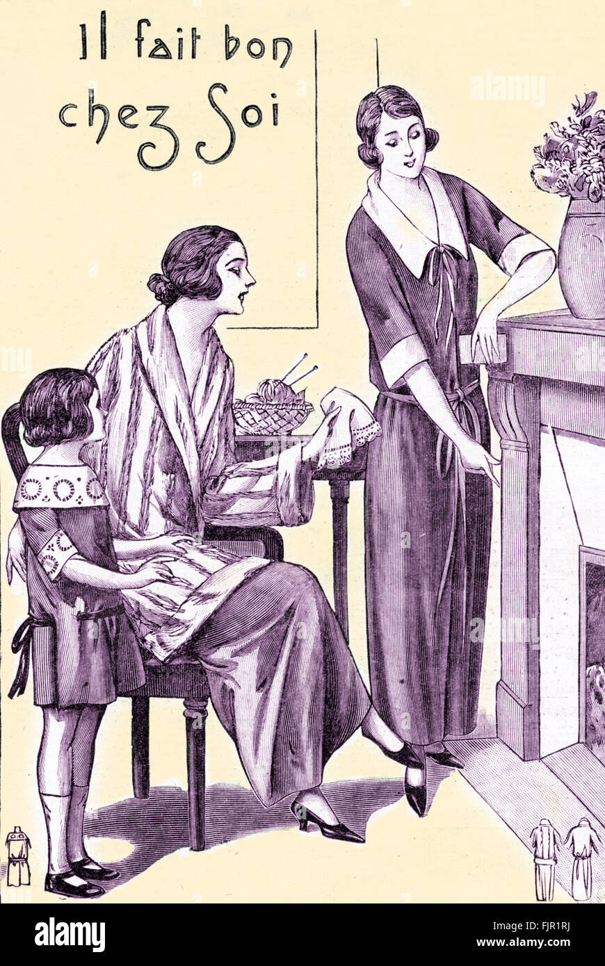 La mode française, 1920 : confort de la maison ('Il fait bon chez soi'). Lounge wear. Paru dans Le Petit Echo de la mode, 1923. Magazine de mode. Banque D'Images