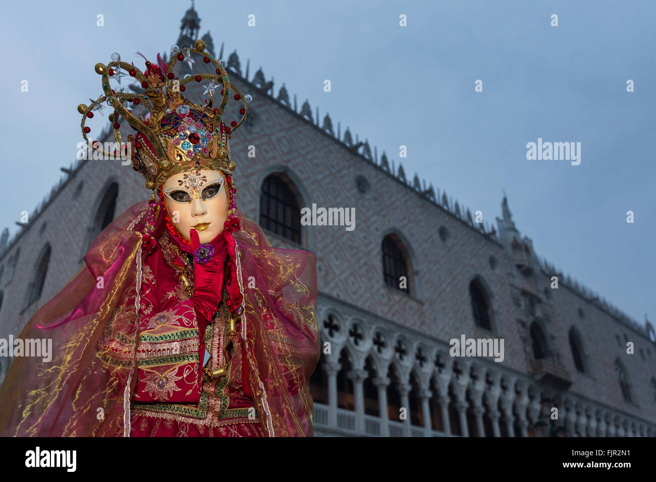 Une femme habillé pour le Carnaval de Venise, Italie Banque D'Images