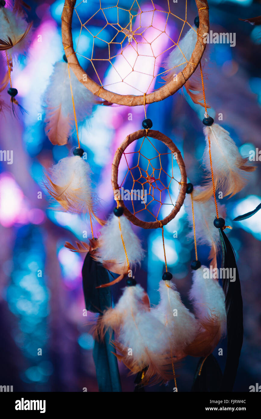 Dream Catcher sur le fond multicolore lumineux Banque D'Images