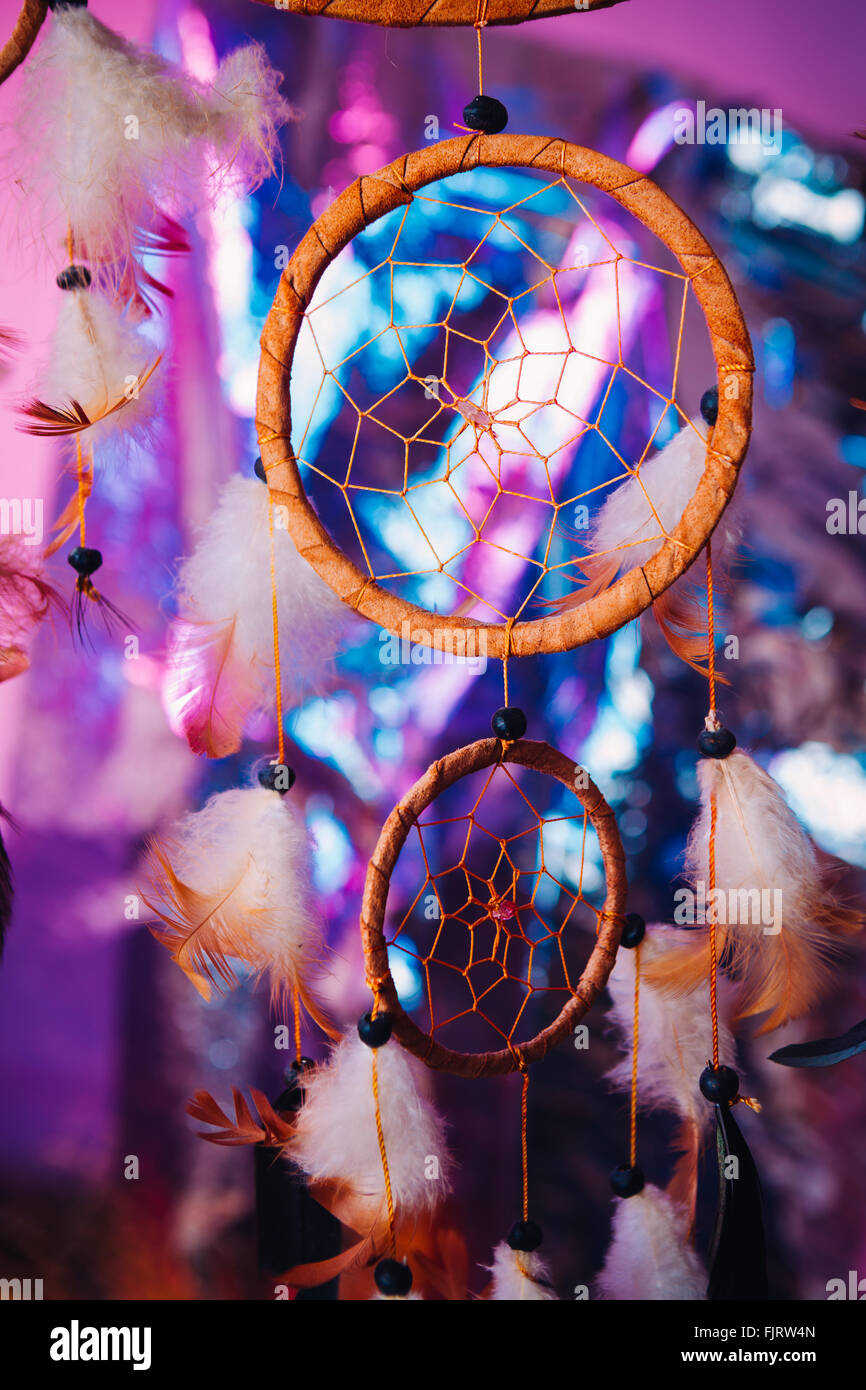 Dream Catcher sur le fond multicolore lumineux Banque D'Images