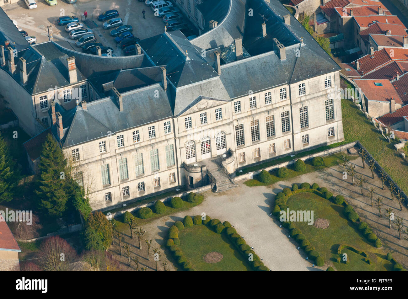 Meuse (55), ville de Verdun, Palais episcopale abritant le Centre mondial de la Paix (vue aerienne) // France, Meuse (55), Verd Banque D'Images
