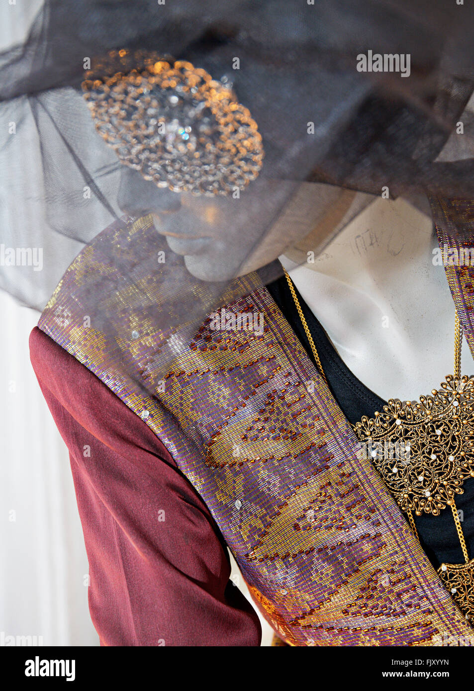L'artisanat traditionnel (songket, un clebrational sarong) à Terengganu, Malaisie. Banque D'Images