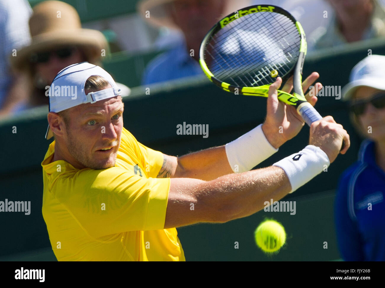 Melbourne, Australie. 4e Mar, 2016. Sam Groth d'Australie retourne la balle durant son match contre simple hommes de John Isner USA au cours de Coupe Davis par BNP Paribas Groupe mondial de premier tour entre l'Australie et USA à Kooyong Lawn Tennis Club à Melbourne, Australie, 4 mars 2016. John Isner a gagné 3-0. © Bai Xue/Xinhua/Alamy Live News Banque D'Images