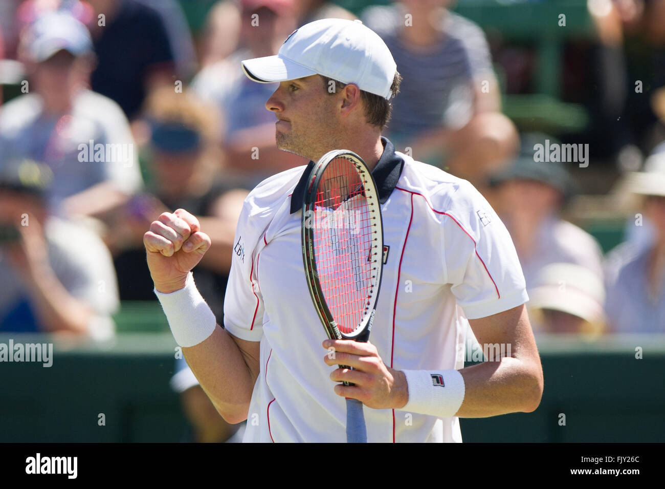 Melbourne, Australie. 4e Mar, 2016. De John Isner USA célèbre après avoir remporté son match contre simple hommes Sam Groth de l'Australie pendant la Coupe Davis par BNP Paribas Groupe mondial de premier tour entre l'Australie et USA à Kooyong Lawn Tennis Club à Melbourne, Australie, 4 mars 2016. John Isner a gagné 3-0. © Bai Xue/Xinhua/Alamy Live News Banque D'Images