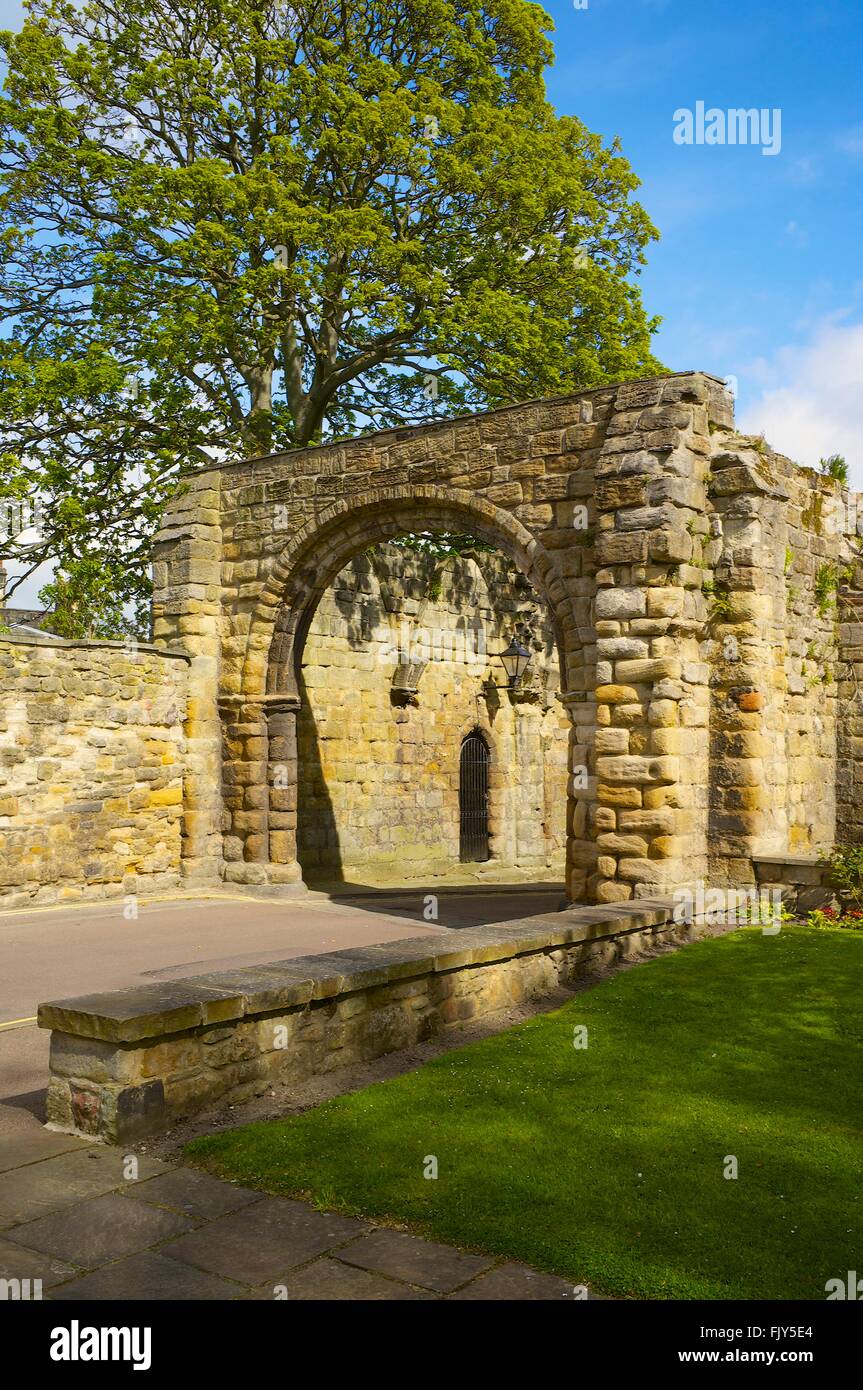 St Wilfrid's Gate. Une voûte en pierre médiévale. Abbaye de Hexham, Hexham, Northumberland, England, UK. Banque D'Images